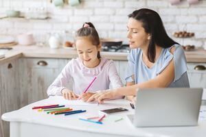 Аутскулинг в тренде: почему домашнее обучение входит в моду
