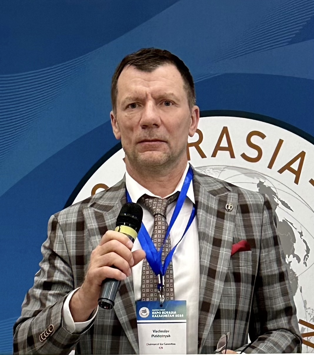 Возможный запрет соцсетей объясняет доктор права НИУ ВШЭ